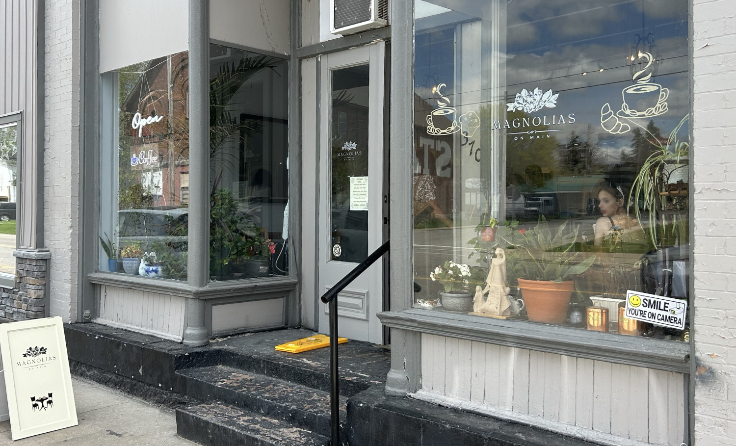 Magnolias on Main